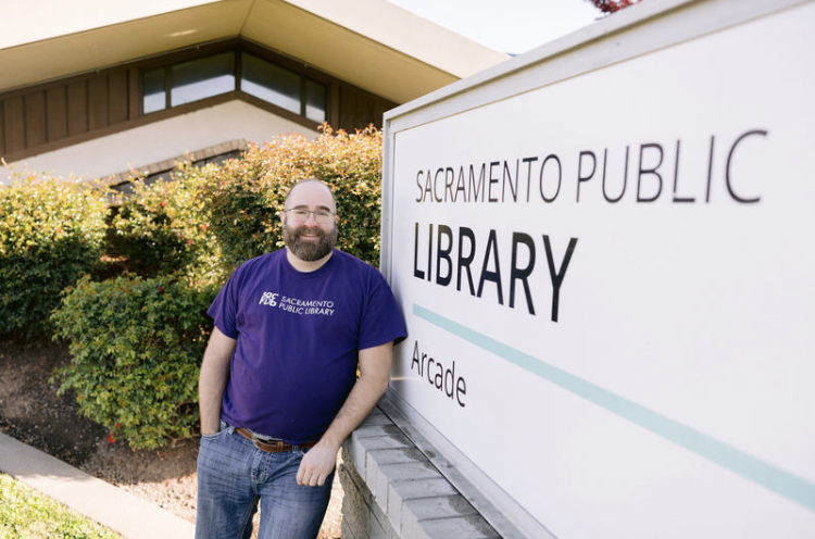 Peter in front of the Arcade Library